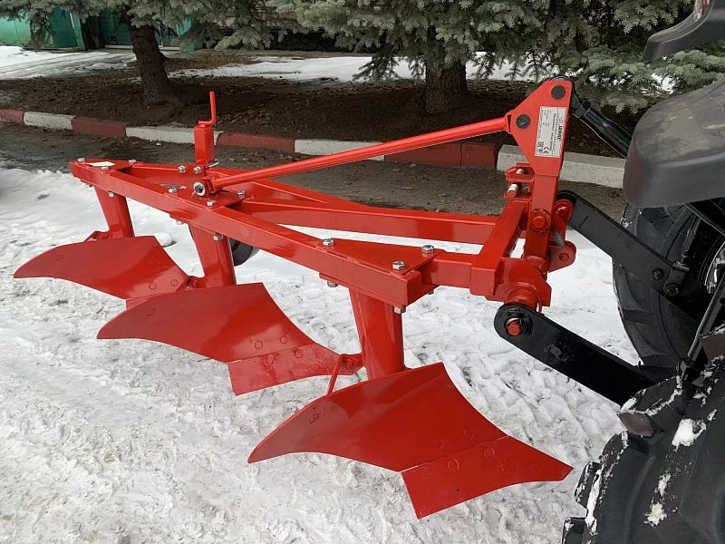 Плуг Виракс ОГОРОДНИК U018 (3х корпусной)