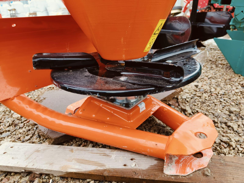 Разбрасыватель удобрений минеральных (Индия) SHAKTIMAN-500 л