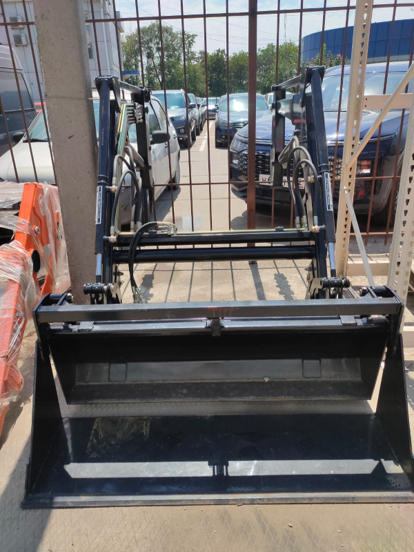 Фронтальный погрузчик с ковшом DONGFENG 244